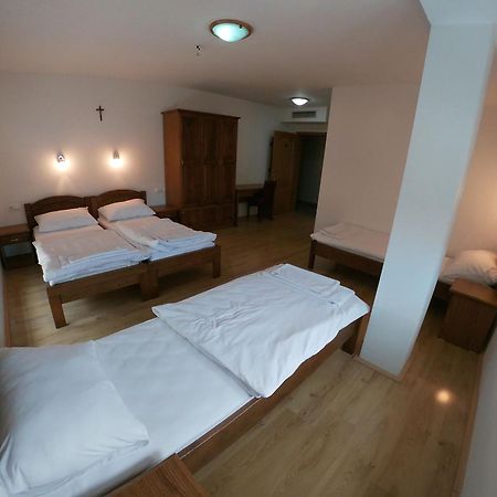 Hotel Bagaric -Ispod Brda Ukazanja Adress Kraljice Mira 56 Bijakovci Medugorje ภายนอก รูปภาพ