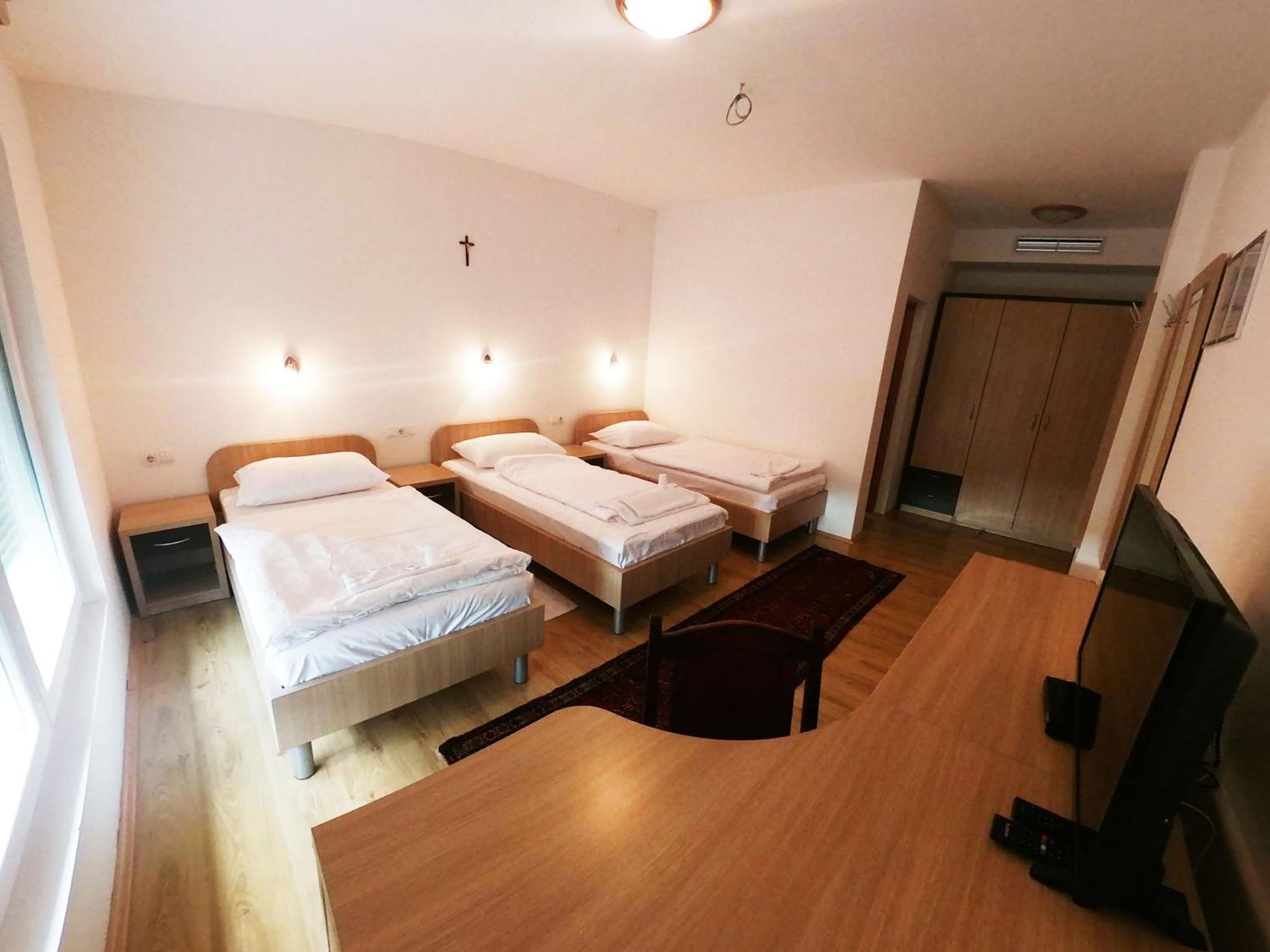 Hotel Bagaric -Ispod Brda Ukazanja Adress Kraljice Mira 56 Bijakovci Medugorje ภายนอก รูปภาพ