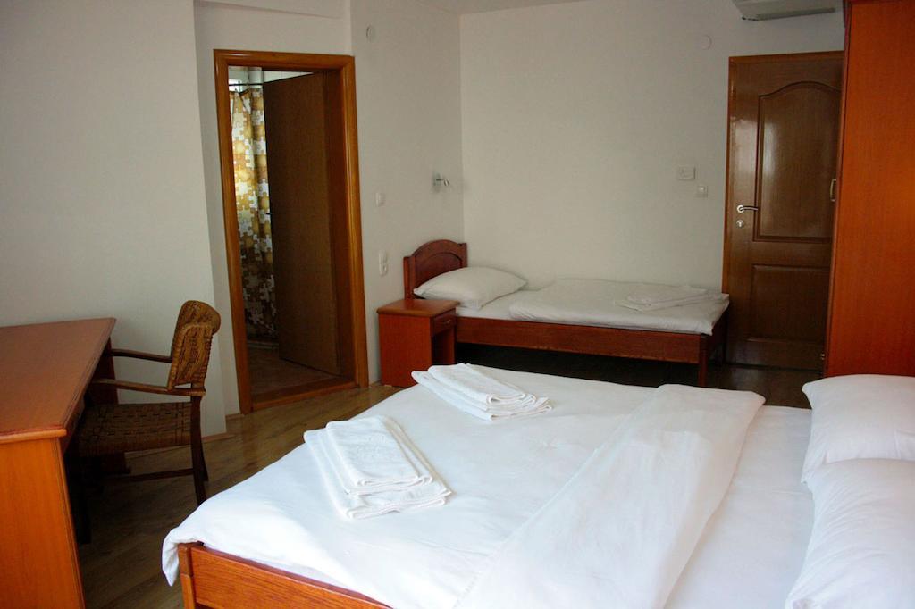 Hotel Bagaric -Ispod Brda Ukazanja Adress Kraljice Mira 56 Bijakovci Medugorje ภายนอก รูปภาพ